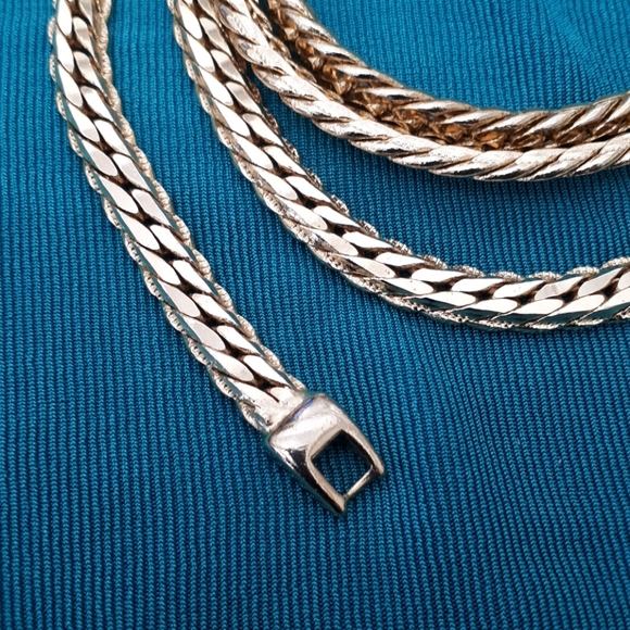 Vintage Necklace - Picture 2 of 3